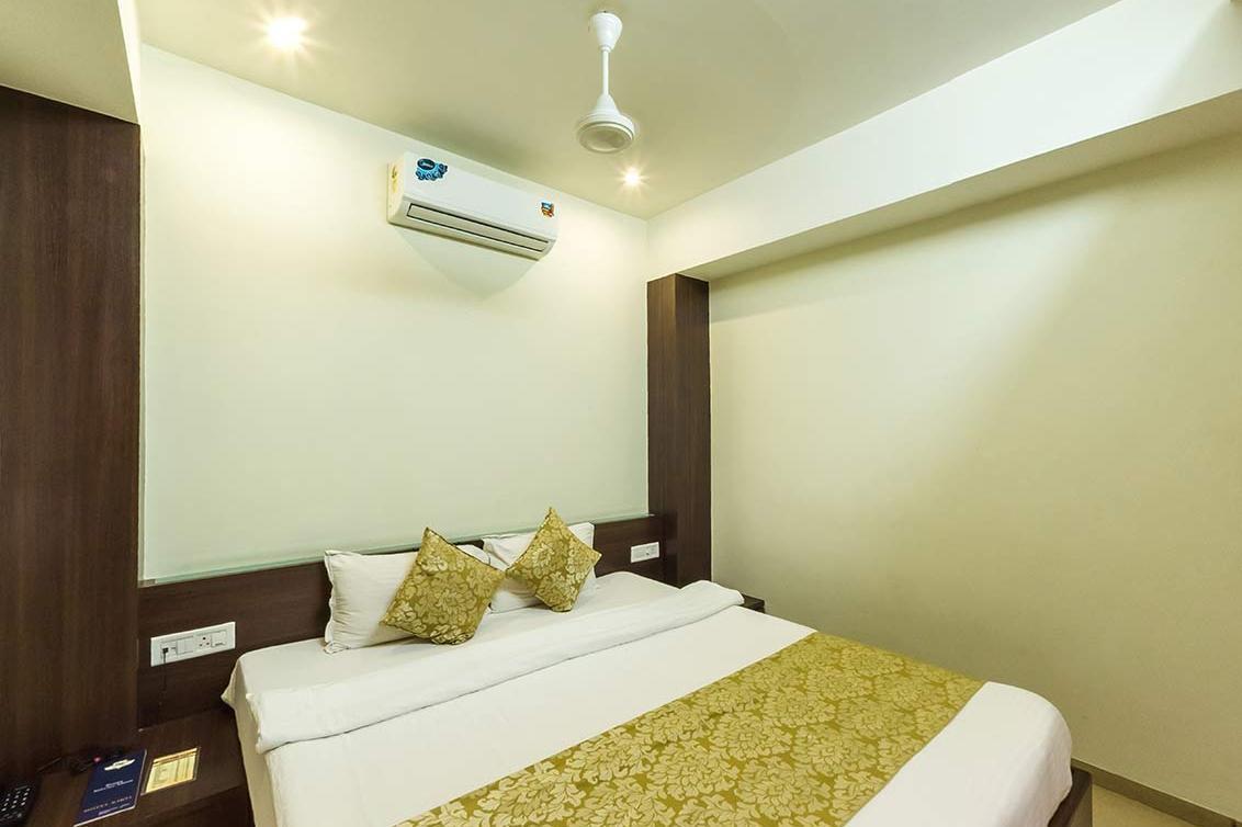 Hotel Kirti Jamnagar Exterior photo
