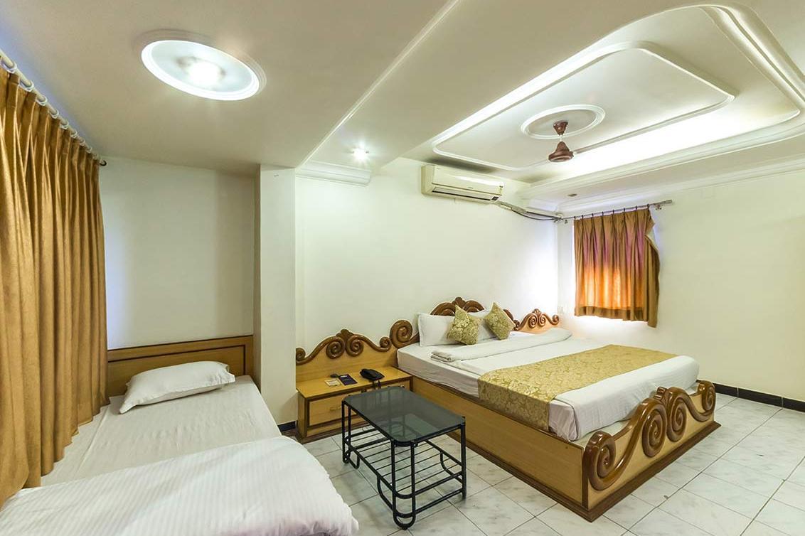 Hotel Kirti Jamnagar Exterior photo