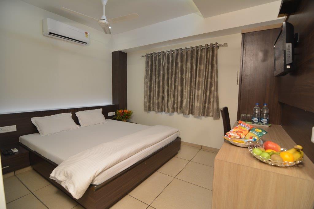 Hotel Kirti Jamnagar Exterior photo